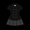 黒いボタン付き日本風制服